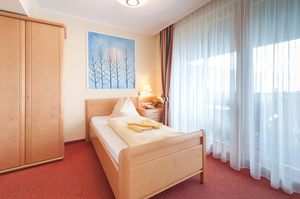 Hotel Landhof Simeter Gmbh Spittal an der Drau Quarto foto
