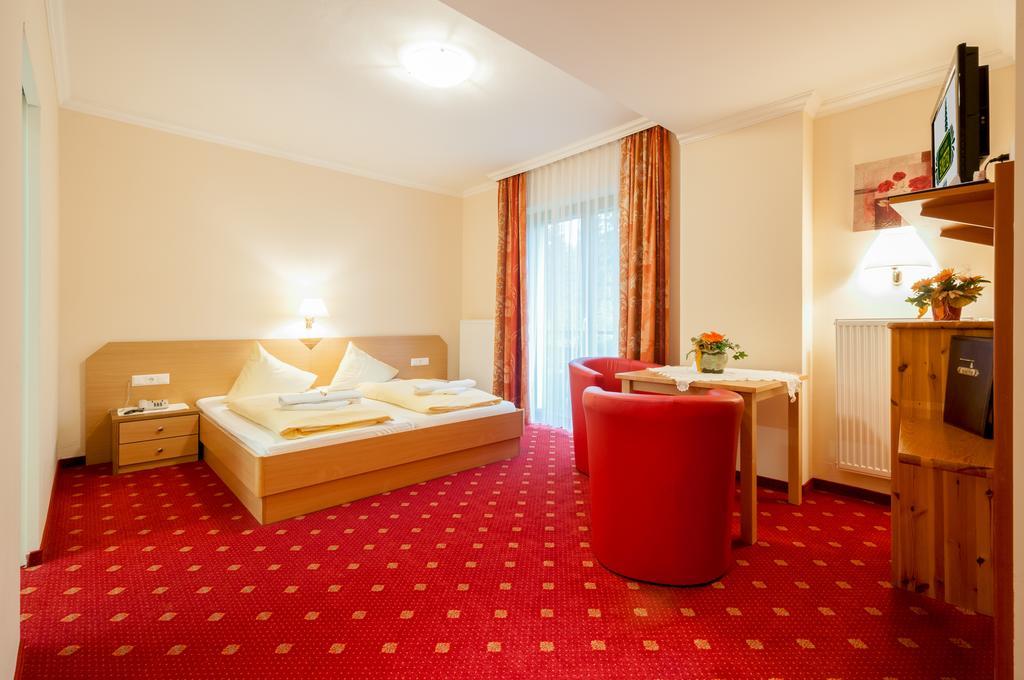 Hotel Landhof Simeter Gmbh Spittal an der Drau Quarto foto