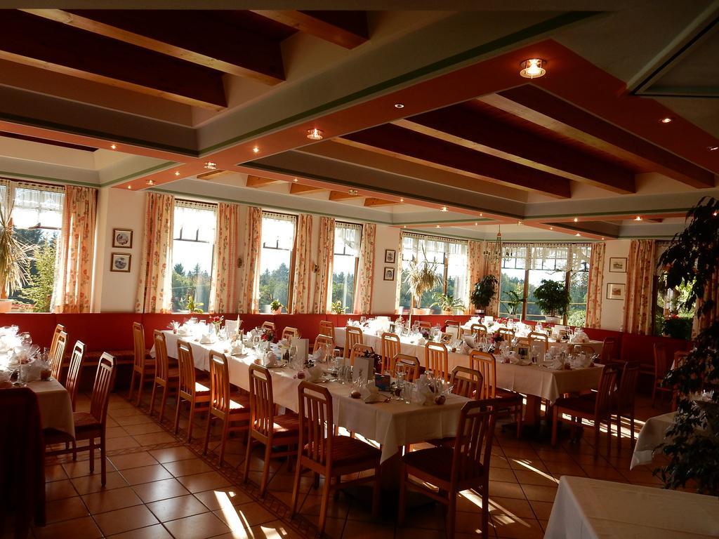 Hotel Landhof Simeter Gmbh Spittal an der Drau Exterior foto